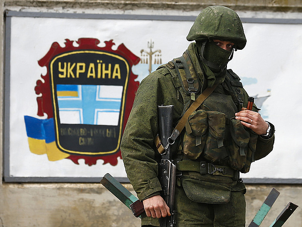 Az Ukrajnában lévő orosz katonák már nem titkolják, hogy az orosz fegyveres erőkhöz tartoznak