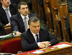 Orbán összerántotta tanácsadóit