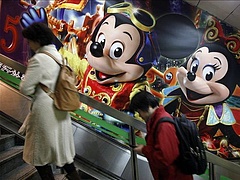 Találtak egy fertőzött látogatót: azonnal bezárt a sanghaji Disneyland