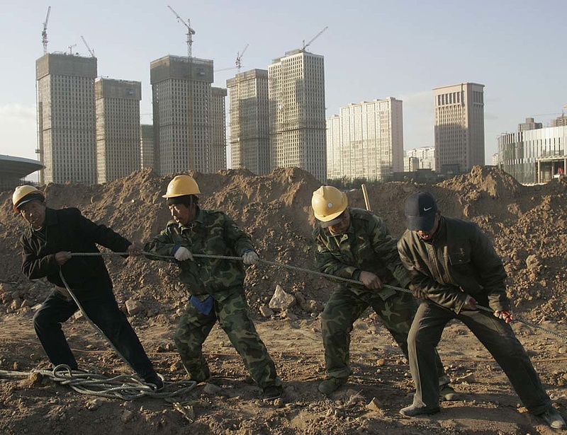 Egy hatalmas ingatlancsőd miatt kényszerülhet fordulatra Kína