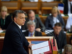 Orbán: Magyarország háborúban áll az államadósság tekintetében