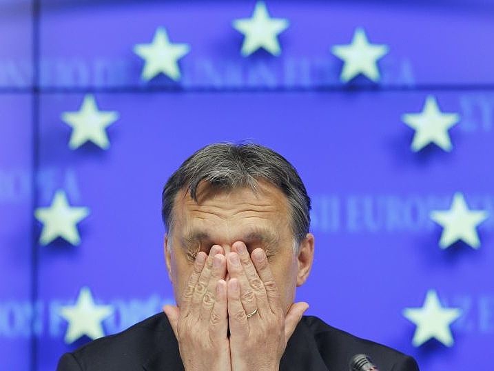 Orbán körmére néz az EU