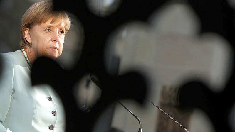 Csendben folyik az újabb Merkel-varázslat