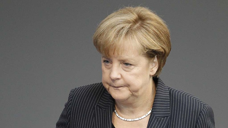 Merkel: a német kormány teljesíti EU-s kötelezettségét 