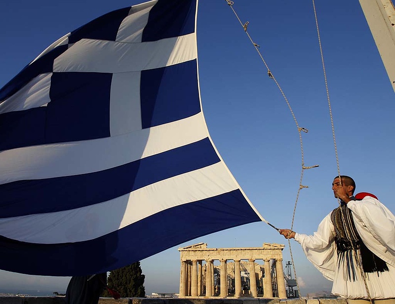 Visszatér a trojka Athénba