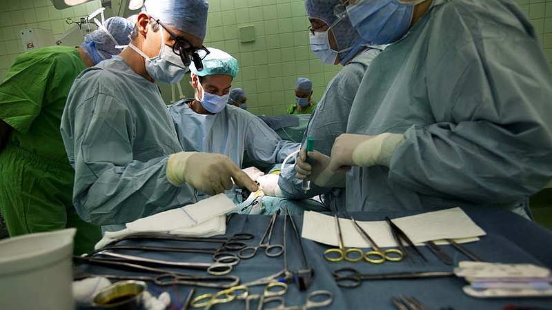 Több ezer műtét maradt el a járvány miatt, őrületesen megnőttek a várólisták