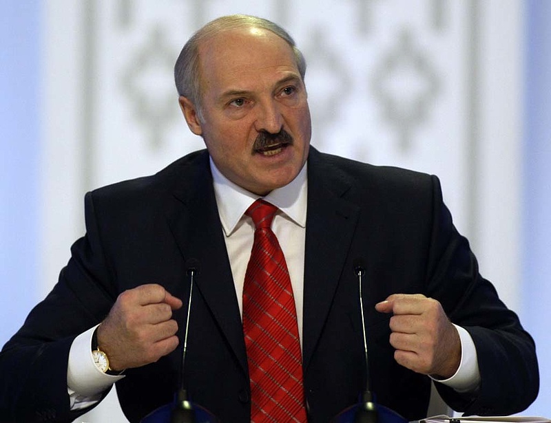 Fölényes győzelmet arathat Lukasenka 