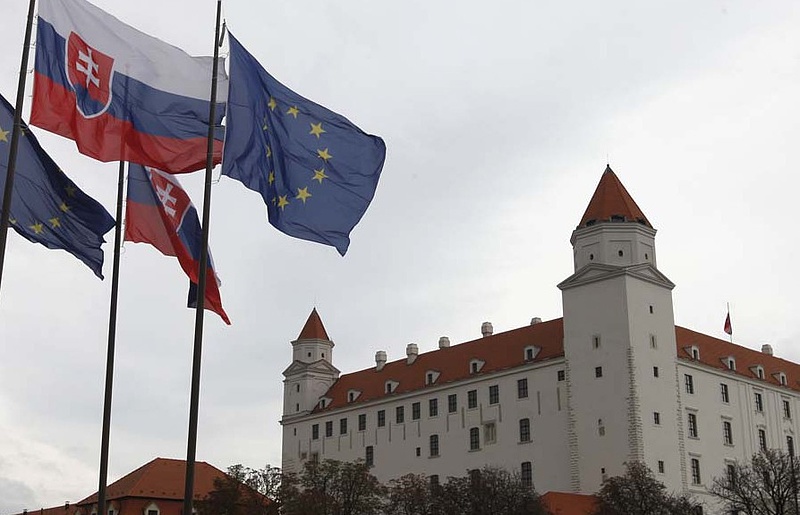 Fico: az eurózónát szorosabbra kell fogni, Szlovákia a magjához akar tartozni