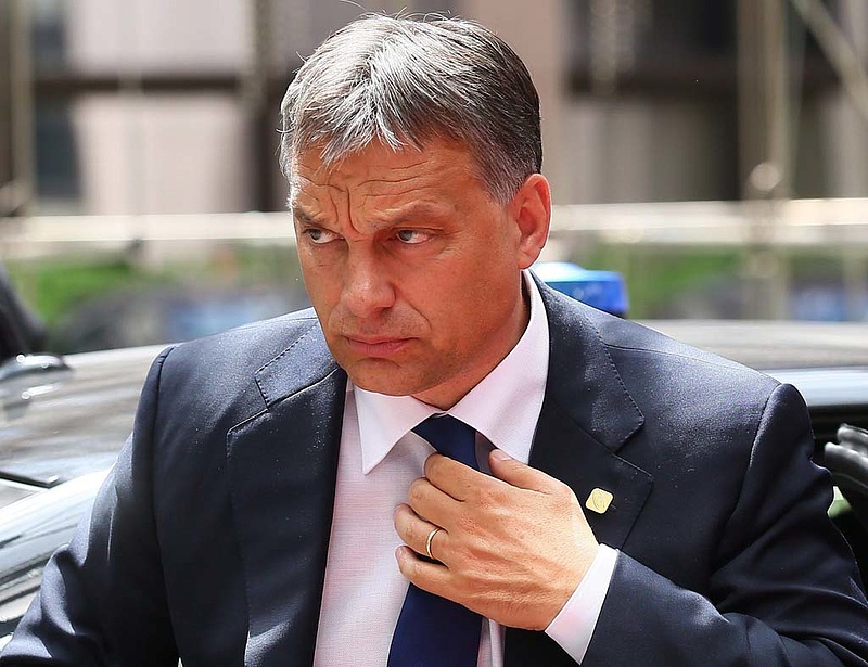 Orbánnak szombaton színt kell vallania