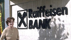 A Raiffeisen Bank élén folytatja Zolnai György