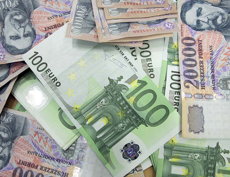 Ütik a forintot - mutatjuk, meddig drágulhat az euró 