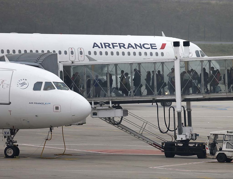 Járatbeszüntetések, elbocsátások jöhetnek az Air France-nál