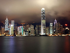 Megbénult Hongkong a közeledő Nangka miatt