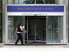 Offshore cégeknek bankszámlát nyitó alkuszra csapott le az MNB