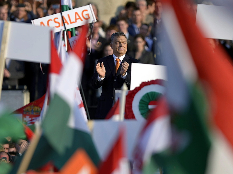 Ezt kérte Orbán a Hősök terén (frissítve)