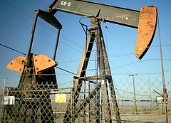 Jön a 100 dolláros olajár és a nagy drágulás egy friss elemzés szerint