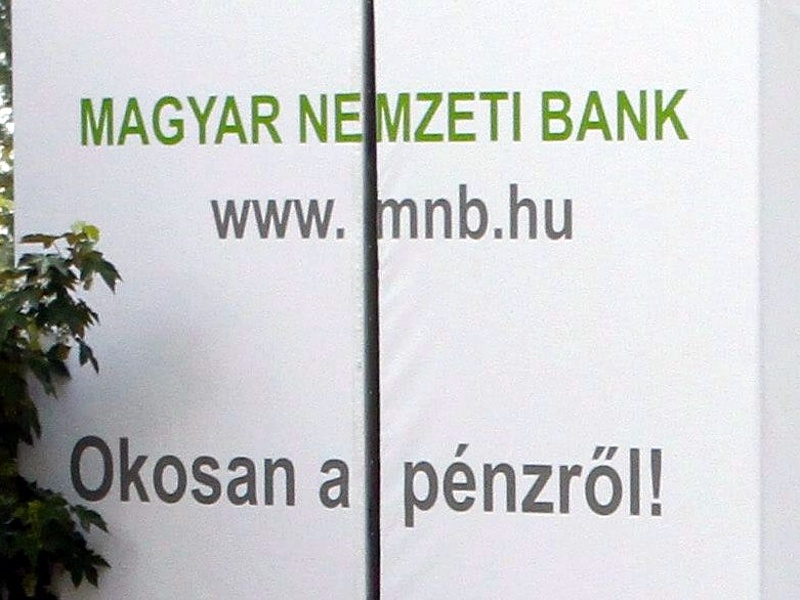 Matolcsy rendkívüli tanácskozásra hívta a magyar csúcsbankárokat 