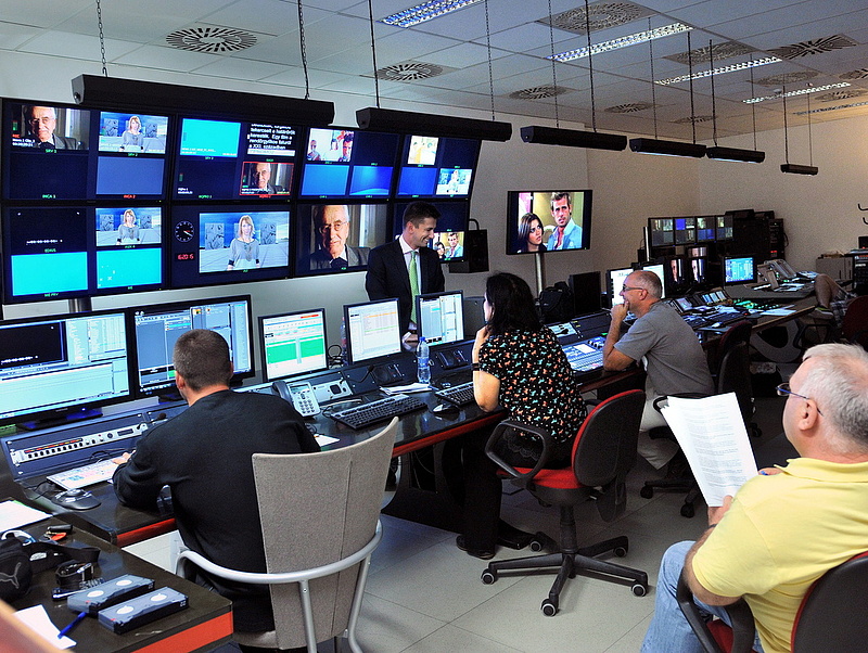 Orbán engedett: szedhetnek programdíjat a kereskedelmi tévék