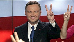 Fordulat Lengyelországban: az elnök vétózással sokkolta a közvéleményt