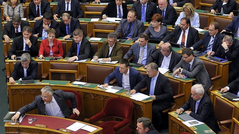 A parlament elfogadta a jövő évi költségvetést