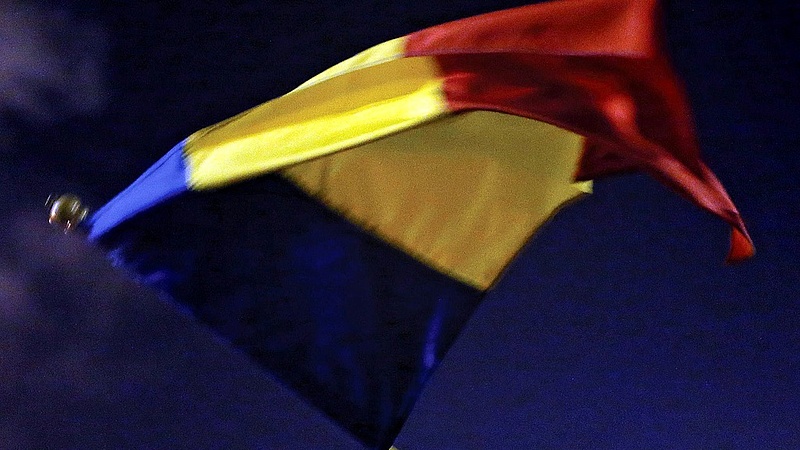 Románia megelőzte Magyarországot a lazításban, például a maszkhordásban