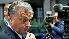 EU-csúcs: eközben Orbán ezzel tölti idejét