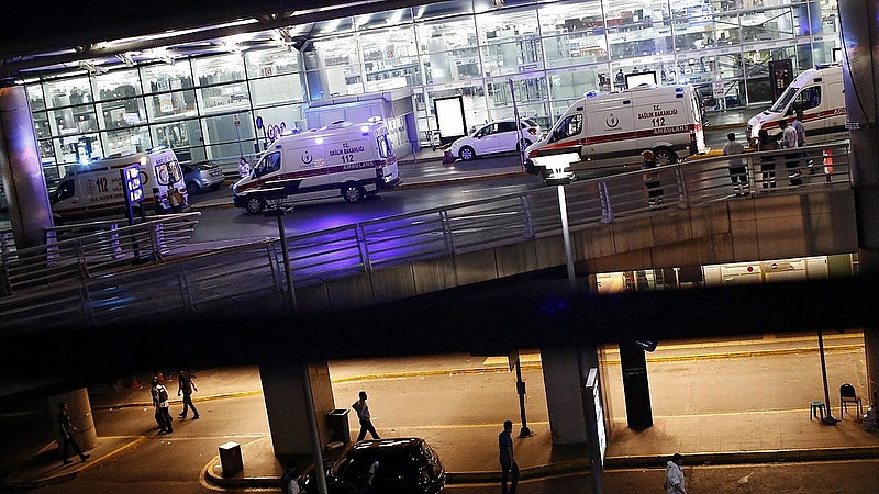 Terrortámadás - sok halott a török reptéren