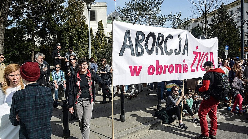 Lengyel tüntetések: nem akarnak a középkorban élni