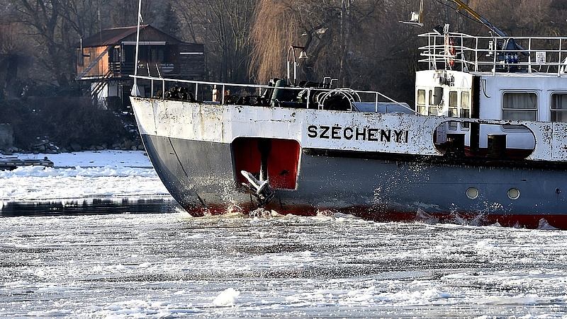 Készenlétbe állították a jégtörő hajókat Magyarországon