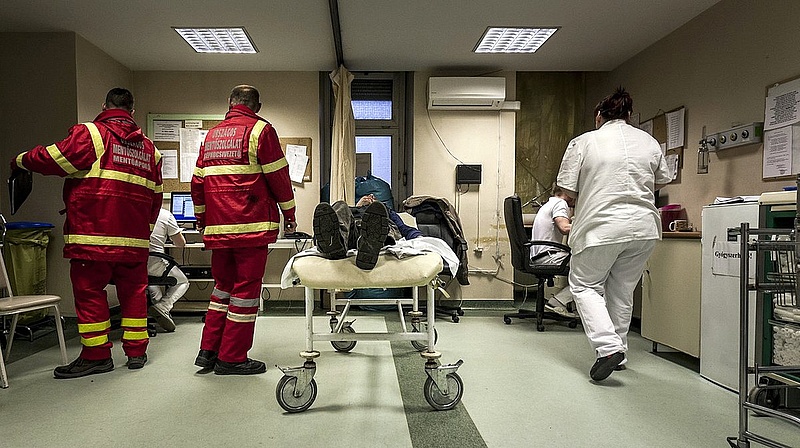 Nagy a baj kórházakban - mégis kevesebb sürgősségi osztályt működtetnének