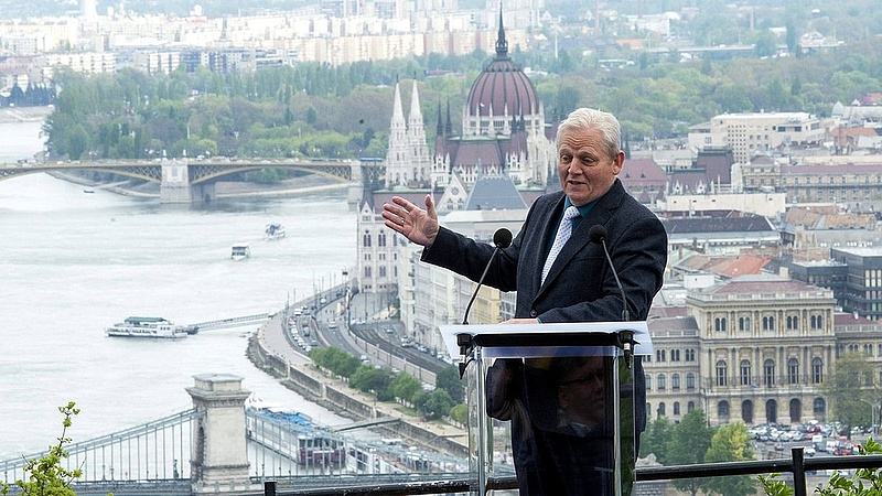 Orbán időt szakíthat Tarlósra - válságtanácskozás lesz?