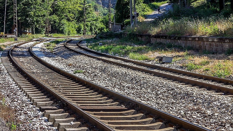 Biztonságosabb lesz a Békéscsaba és Lökösháza közötti vasúti közlekedés