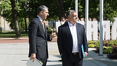 Újabb \"kisvasutat\" hosszabbítana meg Orbán - ezúttal Szerbiáig
