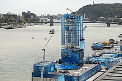 Bontják a Duna-parti ugrótornyot
