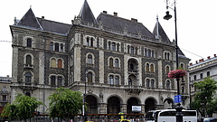 Tovább késik Budapest ikonikus épületének felújítása