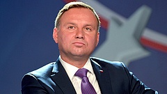 Osztogatás - felpörgött a lengyel elnökválasztási kampány