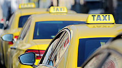 Nagy változás jöhet a taxis cégeknél - érdekes dolgok derültek ki