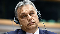 Orbán Brüsszelbe indult, de előtte üzent egyet 