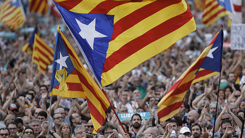 Függetlenedett Katalónia - bezuhant a madridi tőzsde