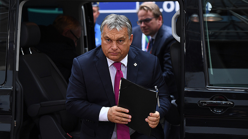 Orbánt kispadra ültették, és sokáig ott maradhat