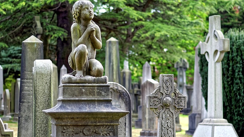 Megdöbbentő adatok a magyar temetőkről