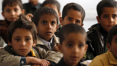 Brutális éhínség fenyeget Jemenben - több millió halálos áldozata lehet