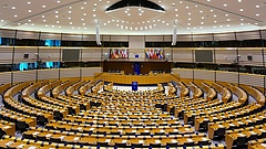 Kisebb lesz az Európai Parlament - ennyi helyet kapnak a magyarok