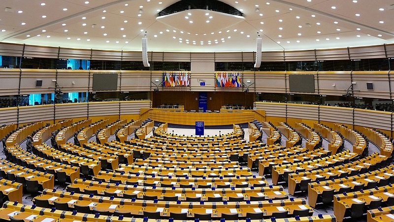Leváltották az Európai Parlament egyik vezetőjét