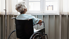 Változik a fogyatékkal élők ápolási díja