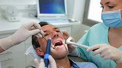 Külföldre mennek a magyar fogorvosok
