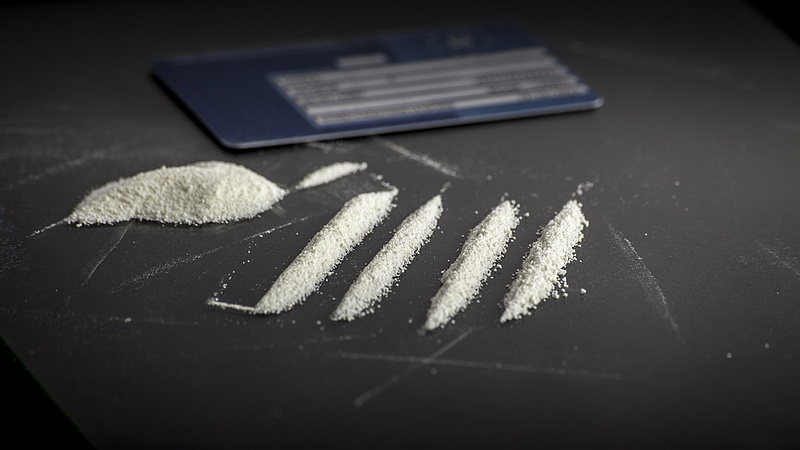 45 millió forintot fizetett hat kiló lisztért, mert elhitette hogy kokaint vesz