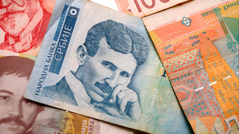 Osztják a közel 10 ezer forintos oltáspénzt Szerbiában