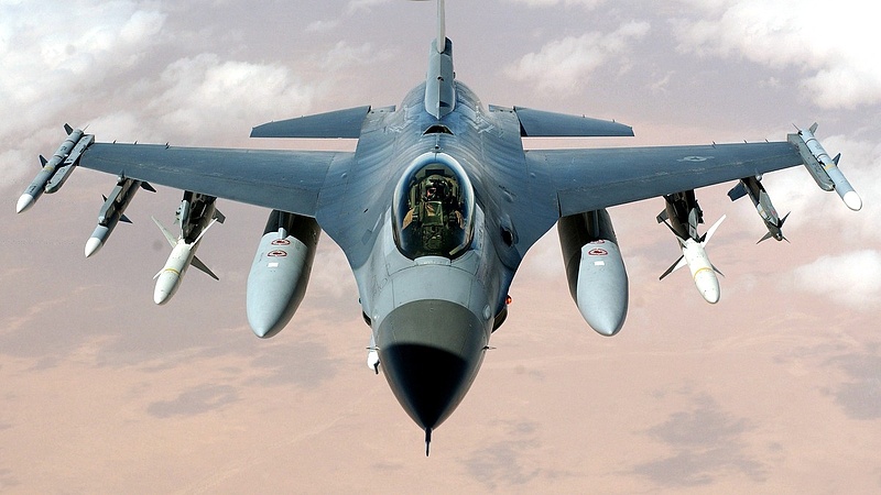 Orosz bombázókat tartóztattak fel belga F-16-osok