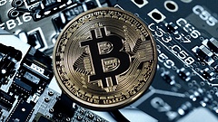 Emelkedés után zuhan a bitcoin árfolyama